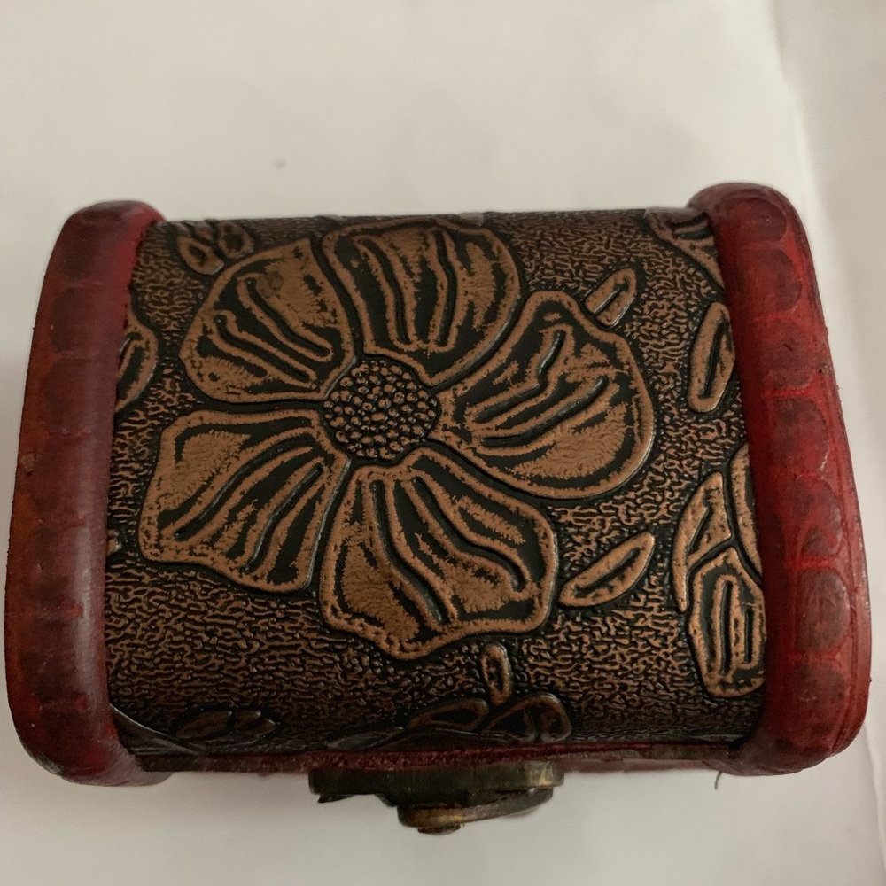 Jewelry Box - Picture 2 of 6